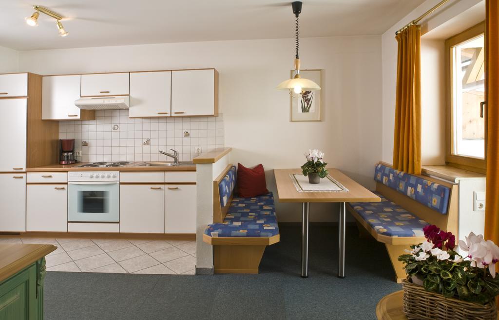 Apartament Landhaus Schopf Seefeld w Tirolu Pokój zdjęcie